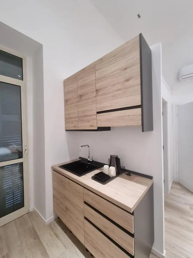 Edera Residence Naples 0*,