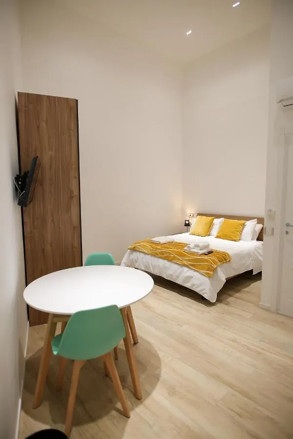 Edera Residence Naples Guest house